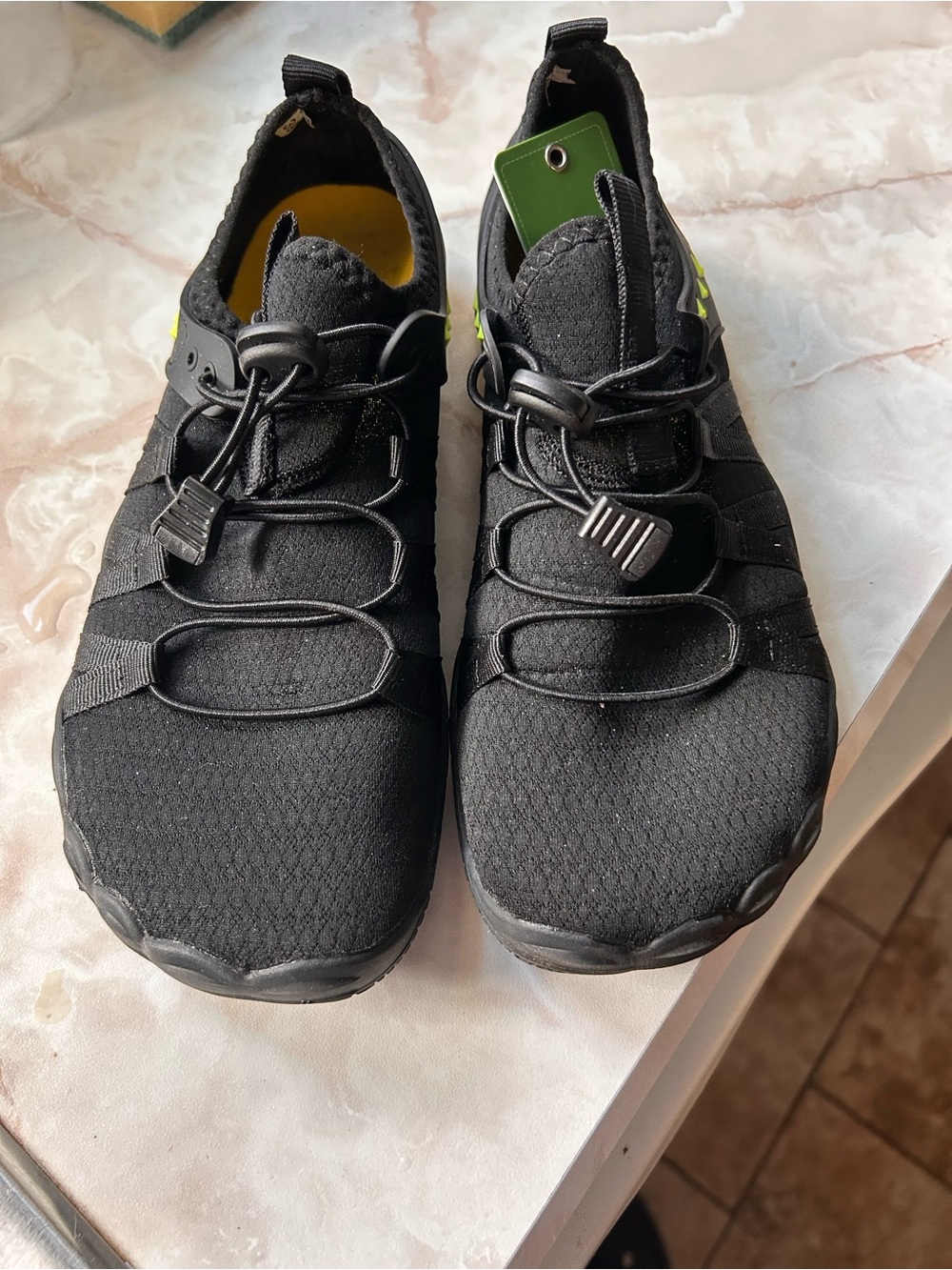 Black hike barefoot shoe - Picture 2 of 3